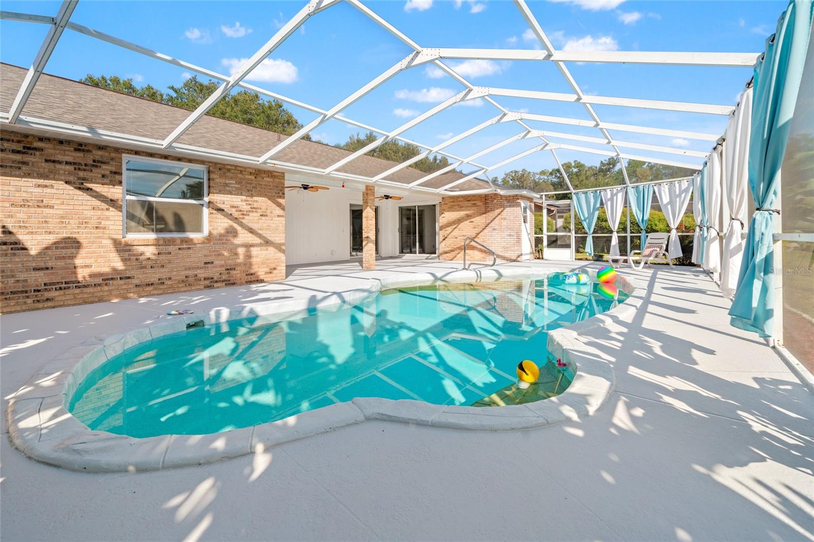 SILVER OAKS - Residential