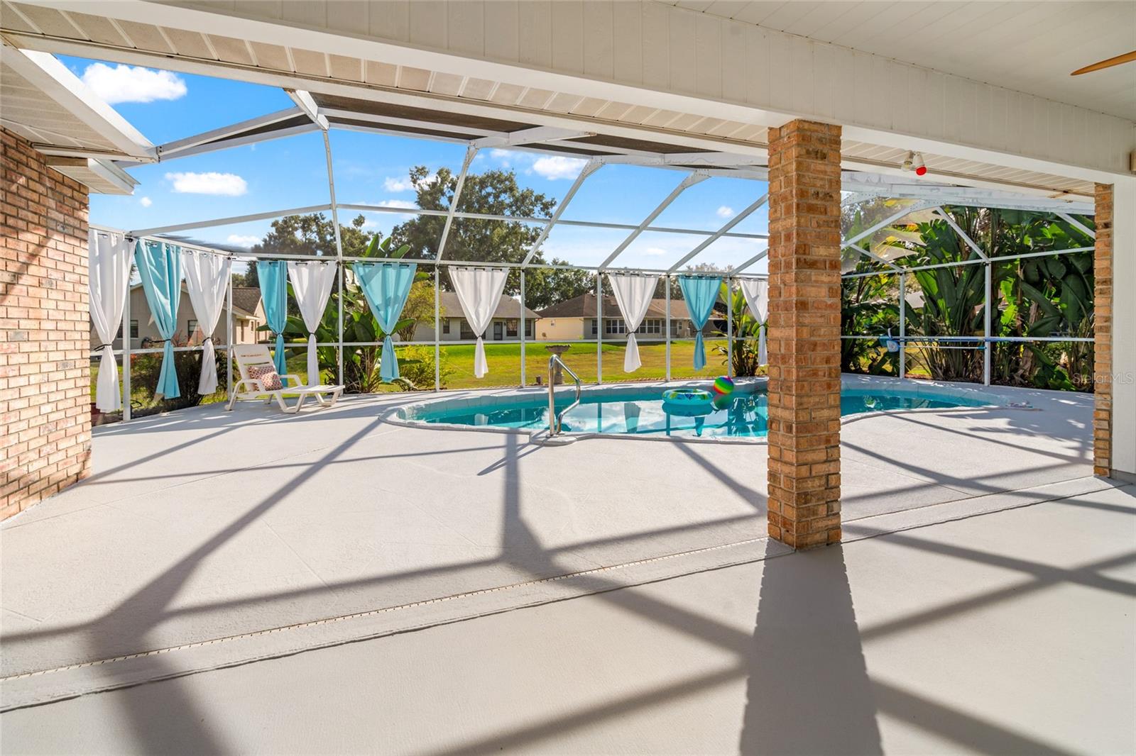 SILVER OAKS - Residential