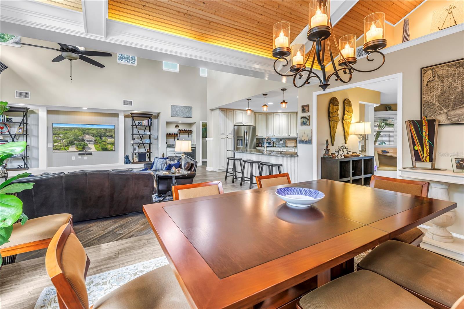CARLTON ESTATES A PT REP OF LT 7 - Residential