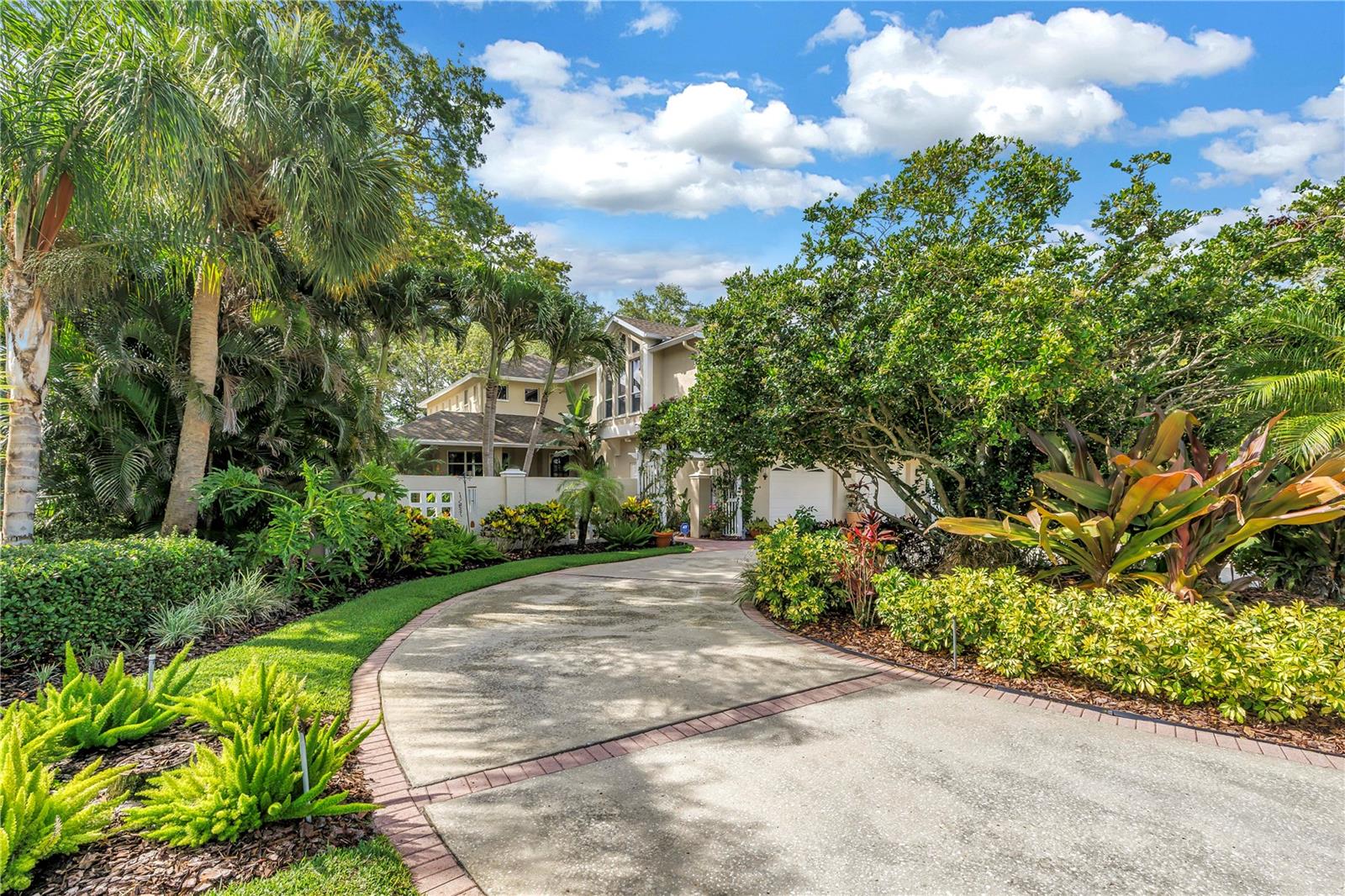 2269 KENT DRIVE