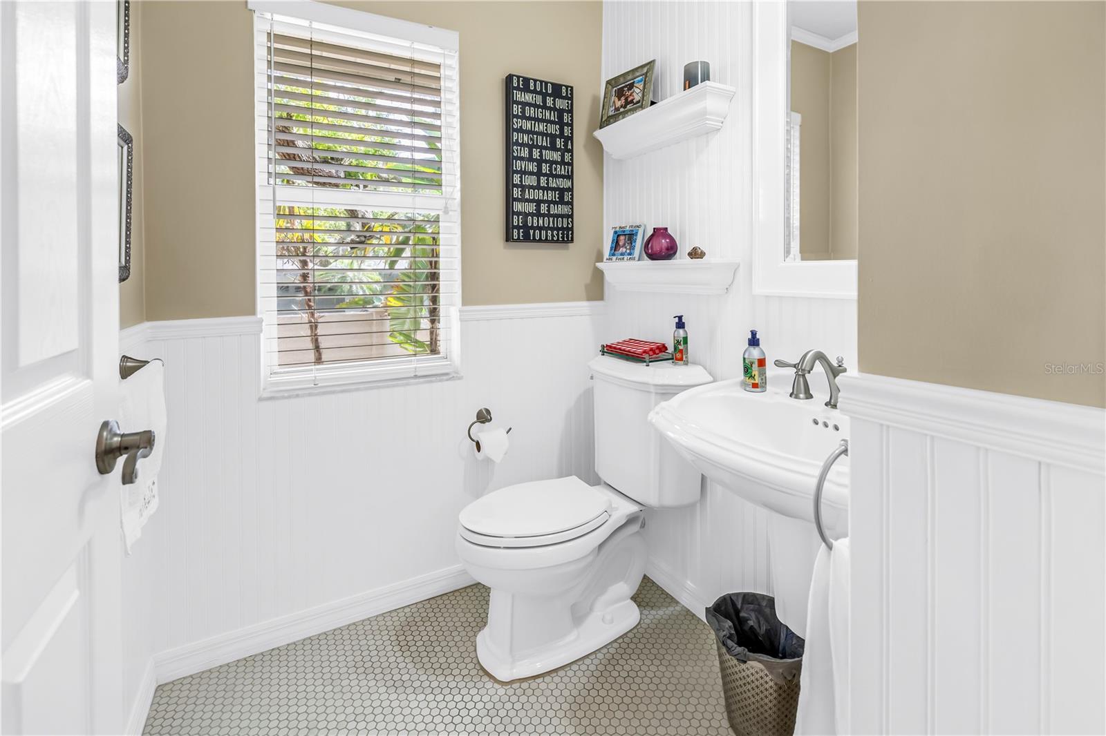 CARLTON ESTATES A PT REP OF LT 7 - Residential