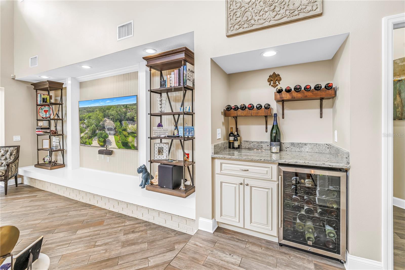 CARLTON ESTATES A PT REP OF LT 7 - Residential