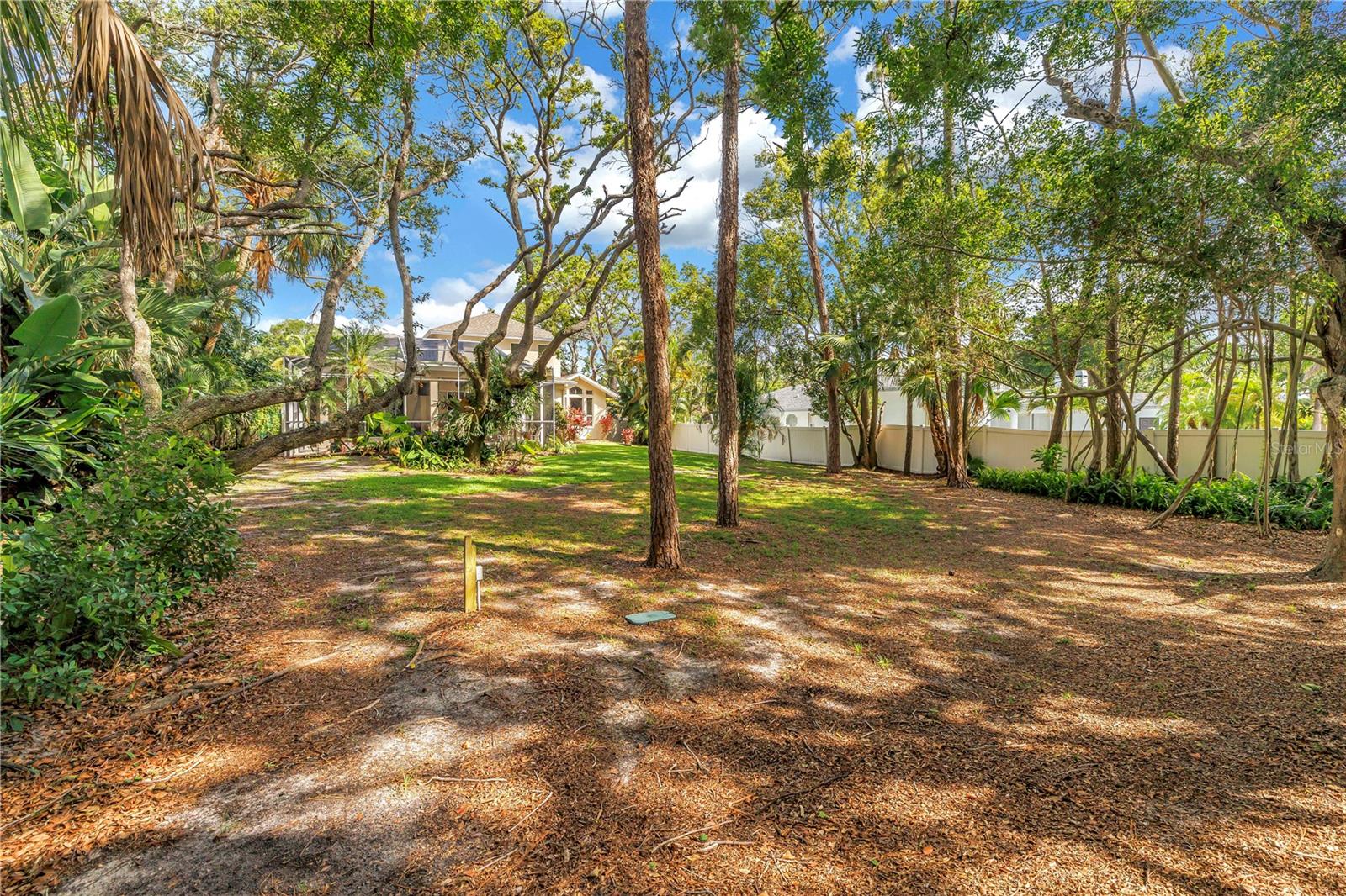 CARLTON ESTATES A PT REP OF LT 7 - Residential