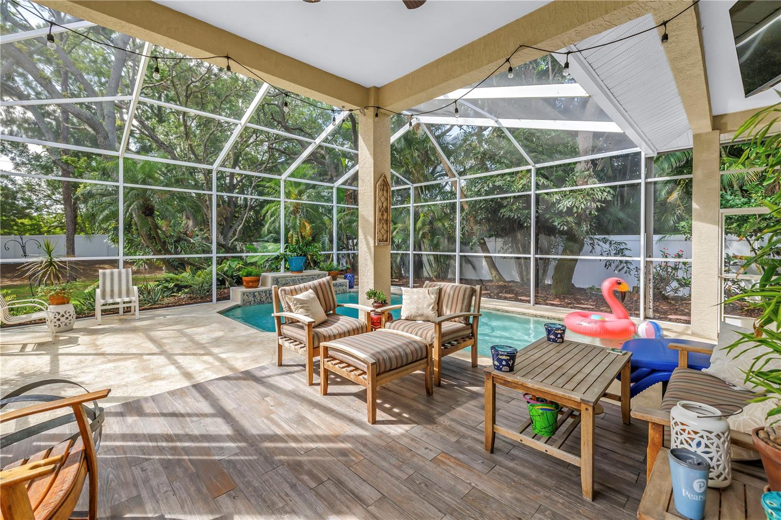 CARLTON ESTATES A PT REP OF LT 7 - Residential