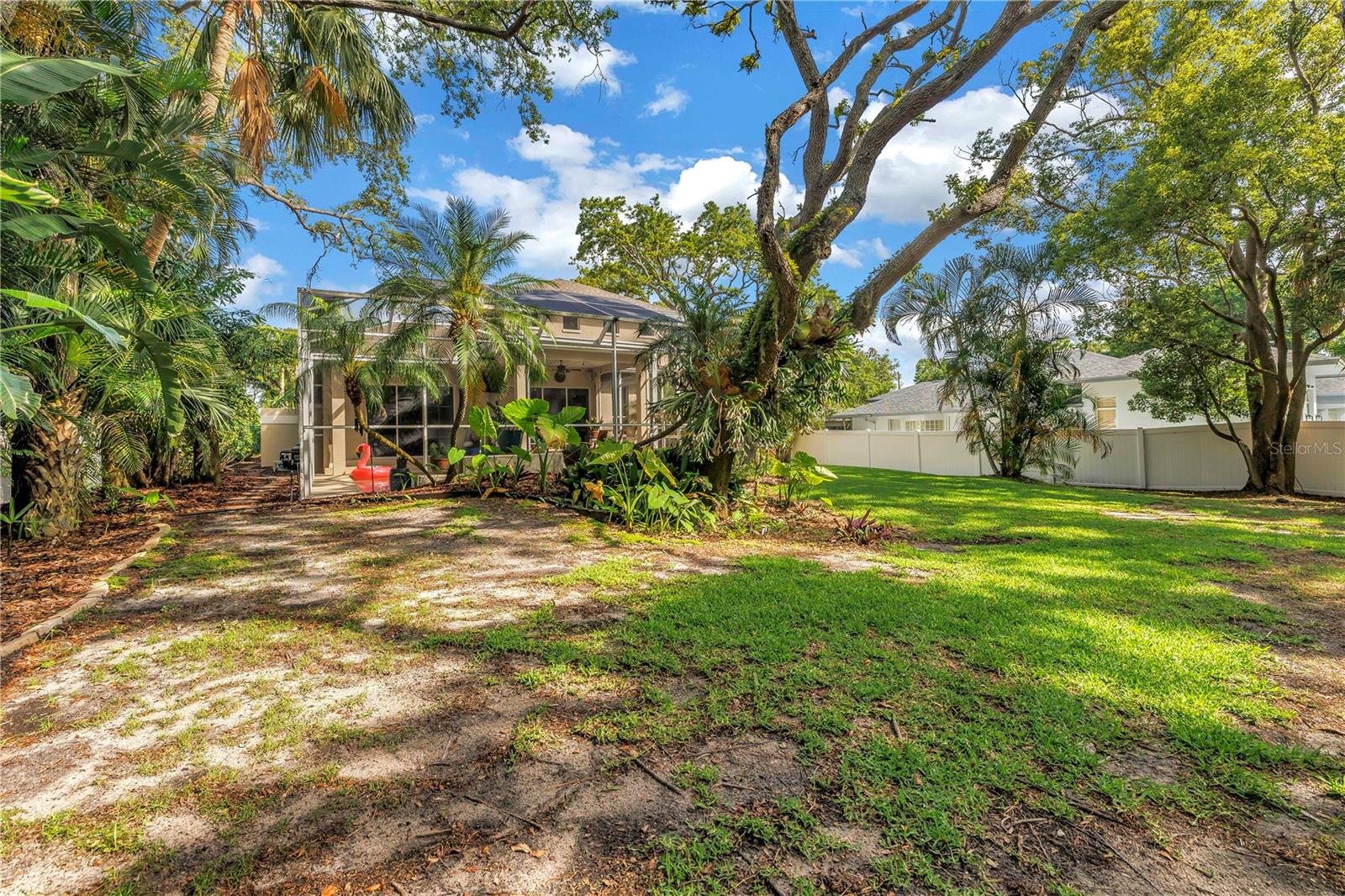CARLTON ESTATES A PT REP OF LT 7 - Residential