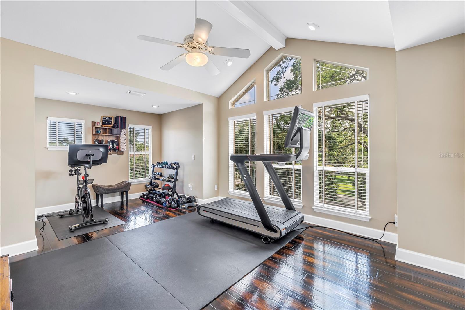 CARLTON ESTATES A PT REP OF LT 7 - Residential