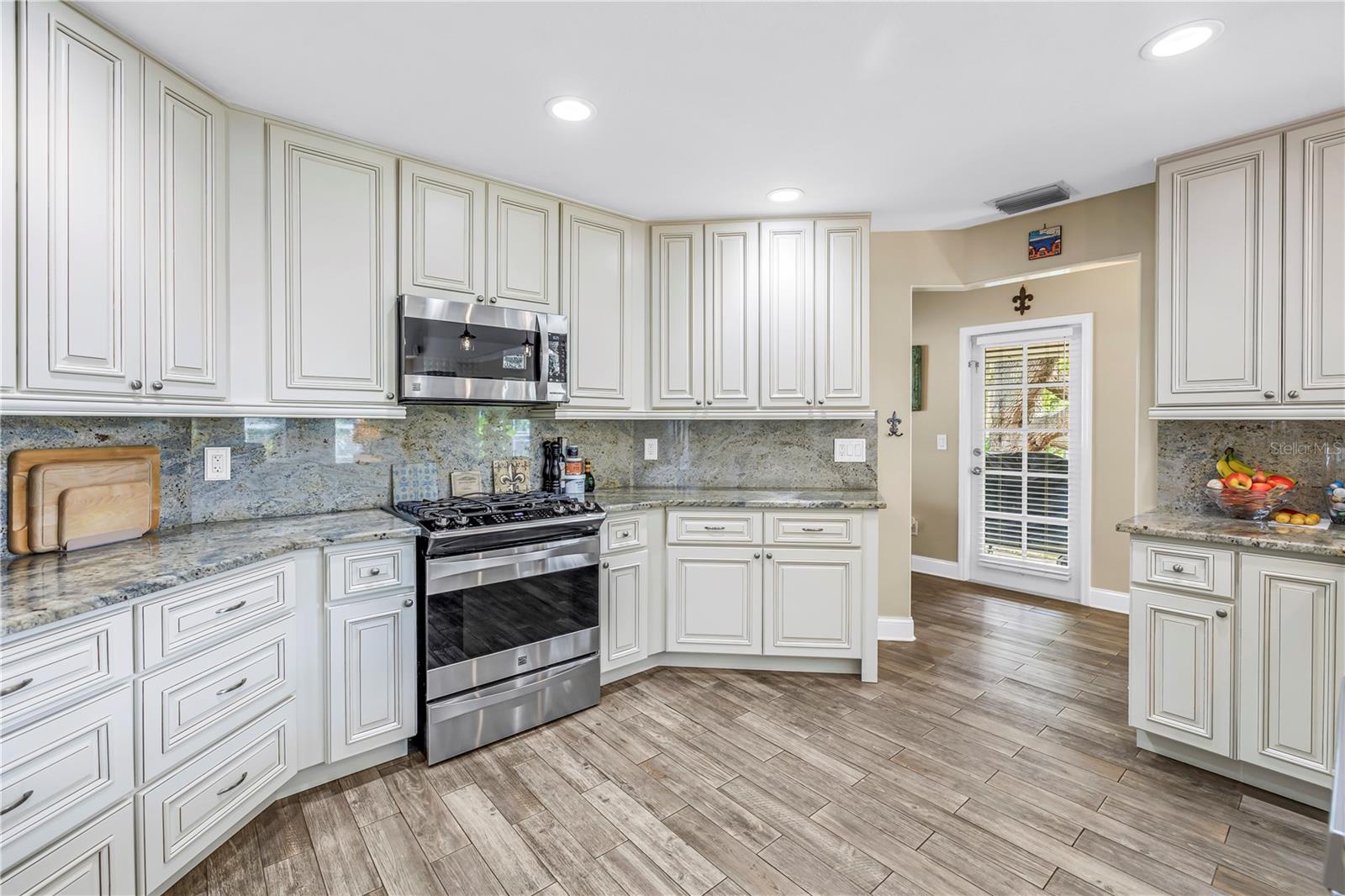 CARLTON ESTATES A PT REP OF LT 7 - Residential
