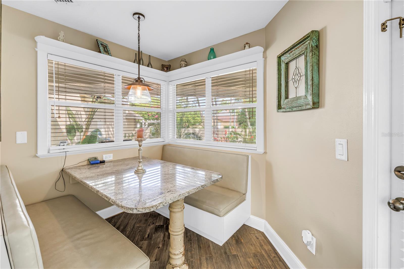 CARLTON ESTATES A PT REP OF LT 7 - Residential