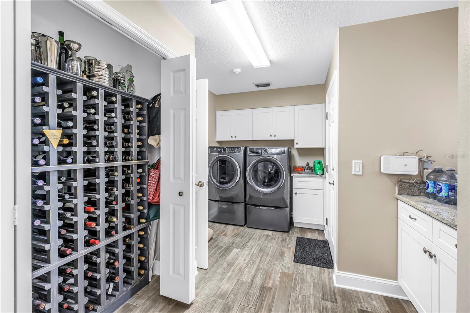 CARLTON ESTATES A PT REP OF LT 7 - Residential