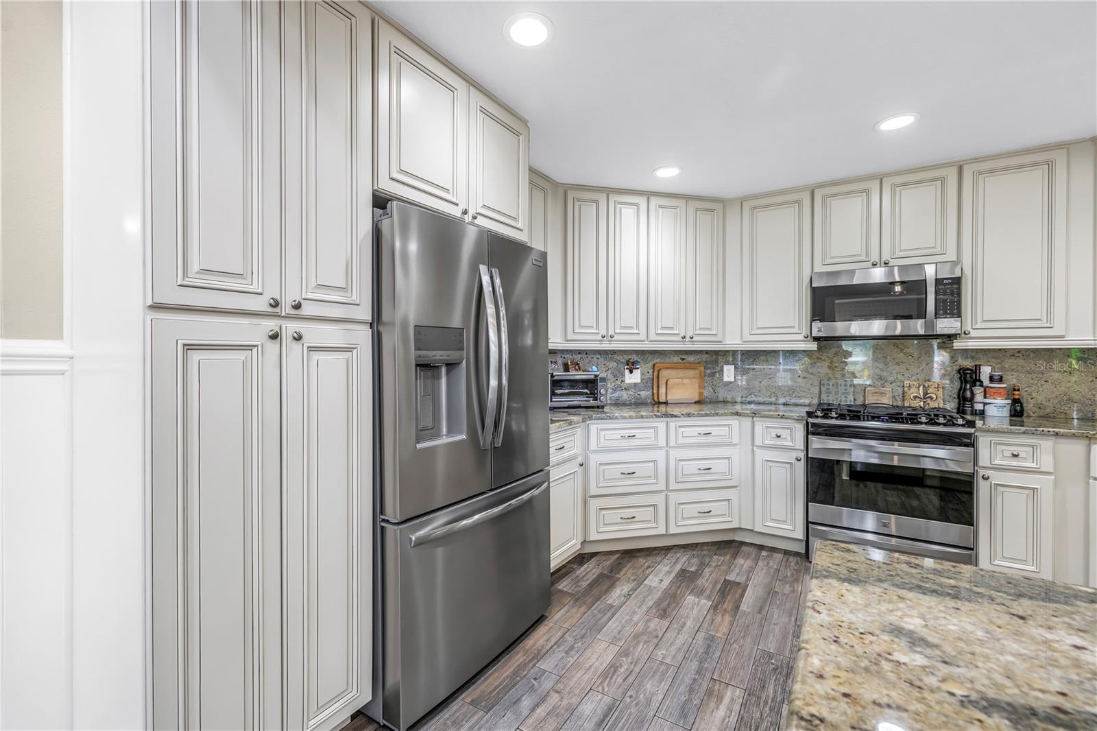 CARLTON ESTATES A PT REP OF LT 7 - Residential