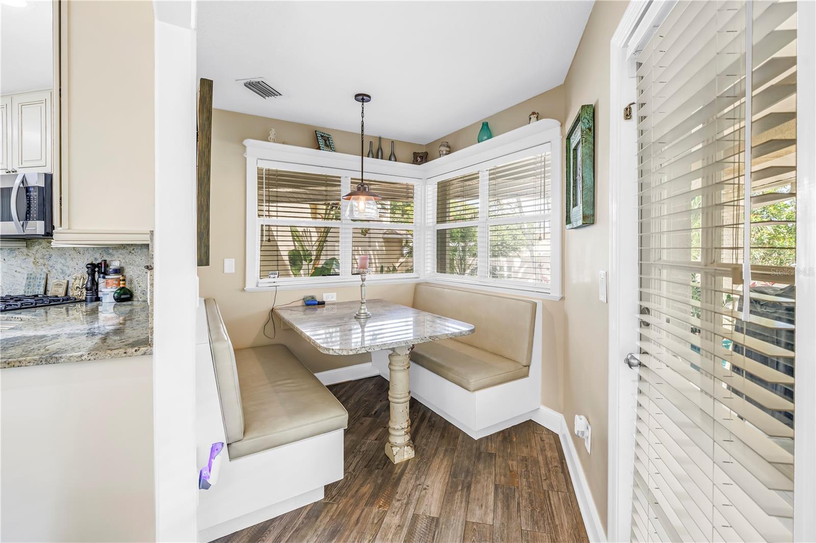 CARLTON ESTATES A PT REP OF LT 7 - Residential