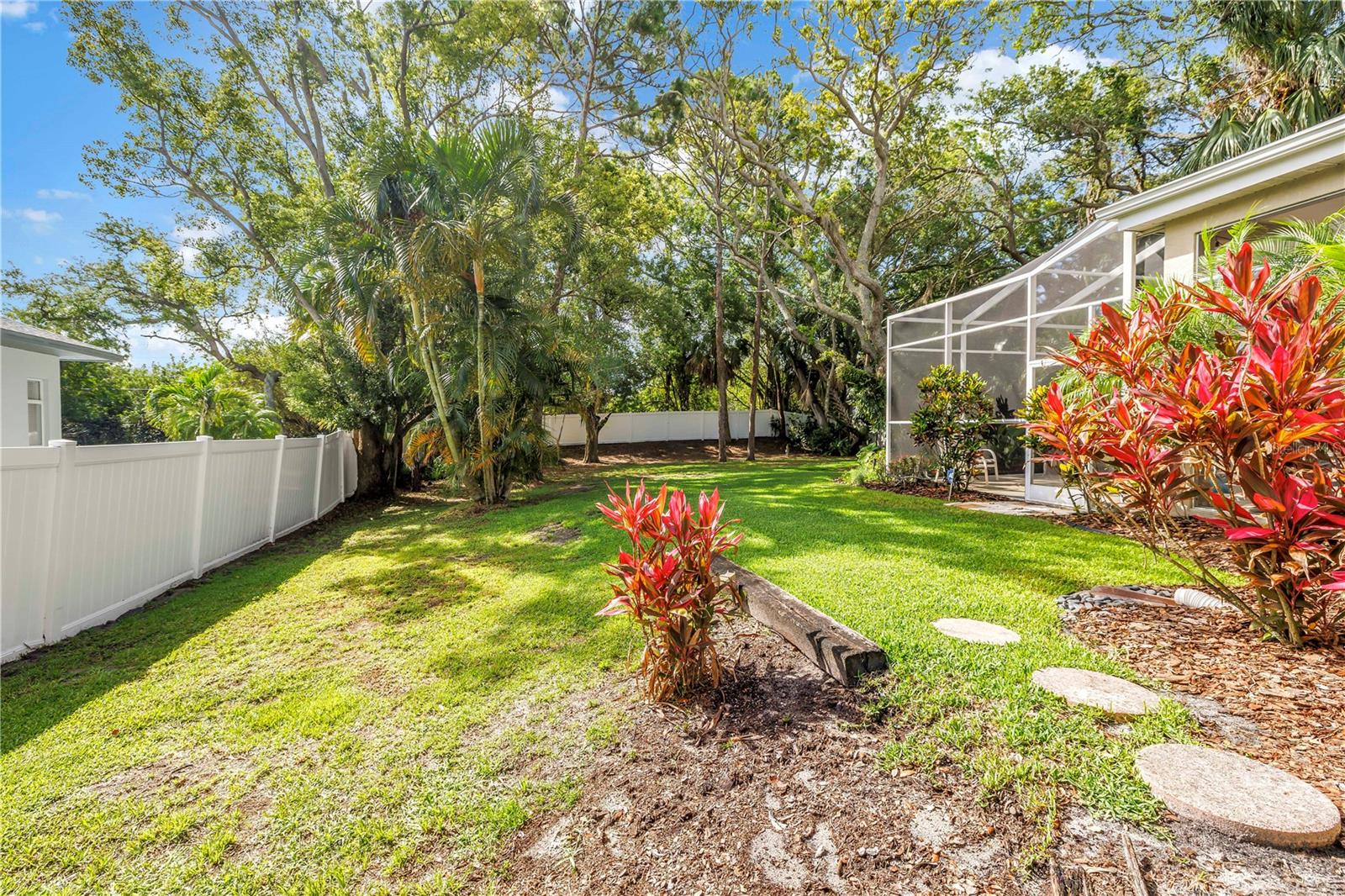 CARLTON ESTATES A PT REP OF LT 7 - Residential