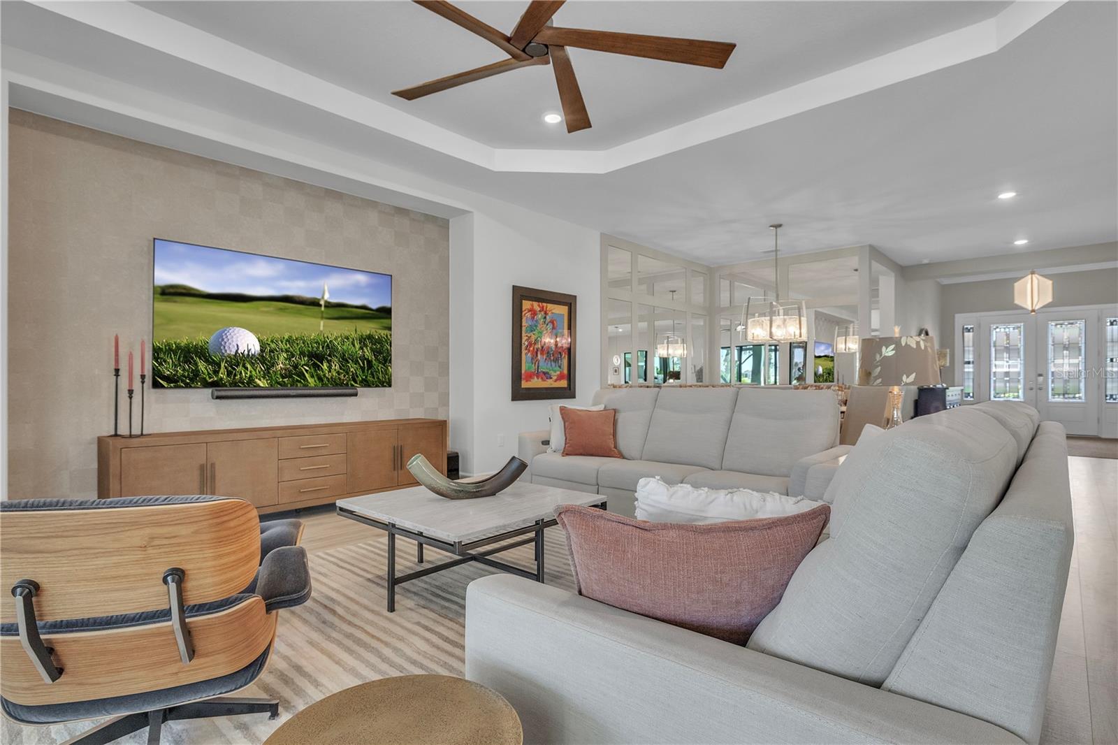 AZARIO ESPLANADE PH V - Residential