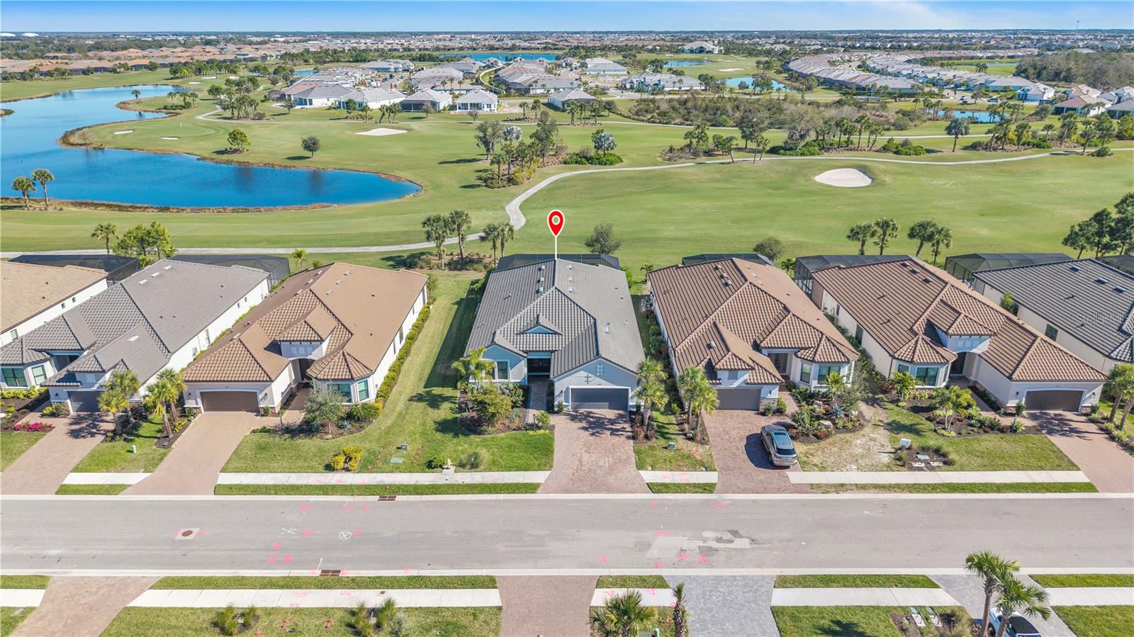 AZARIO ESPLANADE PH V - Residential