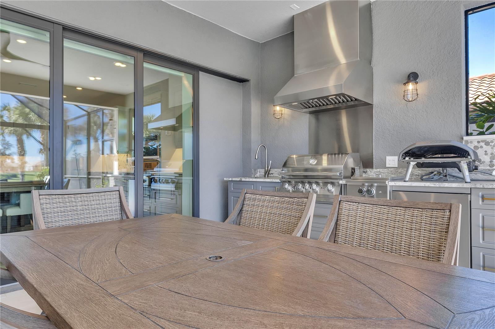 AZARIO ESPLANADE PH V - Residential