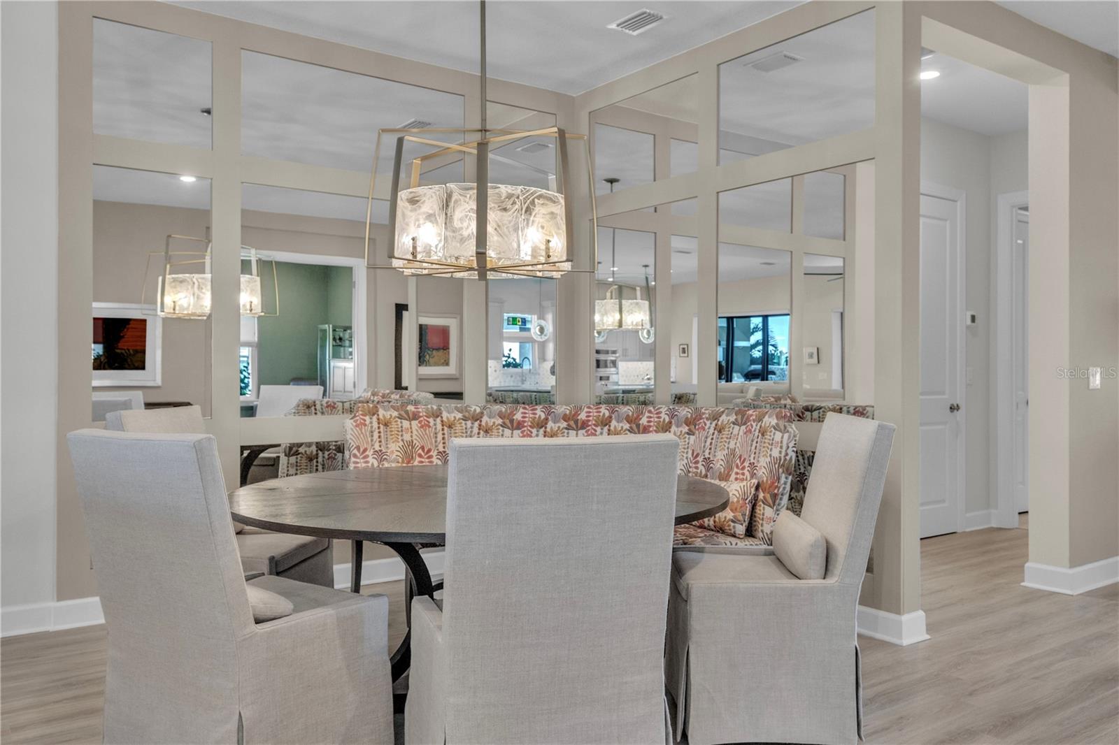 AZARIO ESPLANADE PH V - Residential