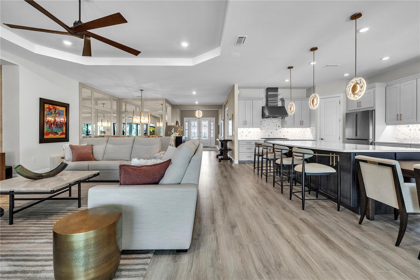 AZARIO ESPLANADE PH V - Residential