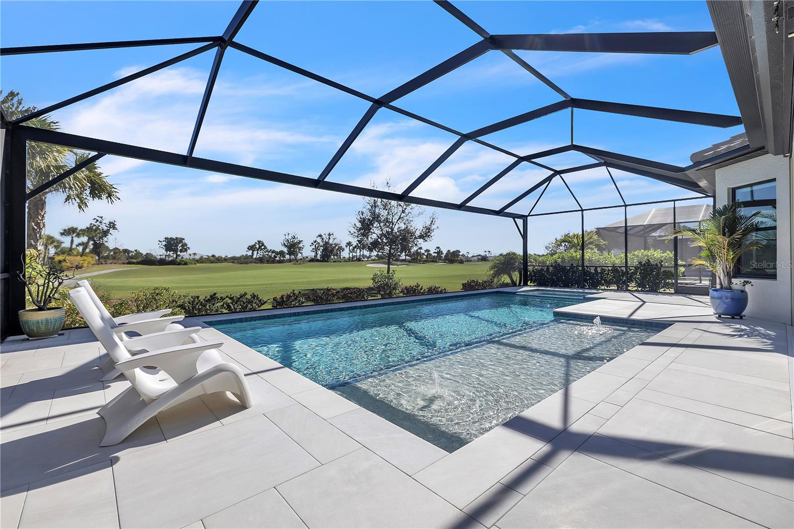 AZARIO ESPLANADE PH V - Residential