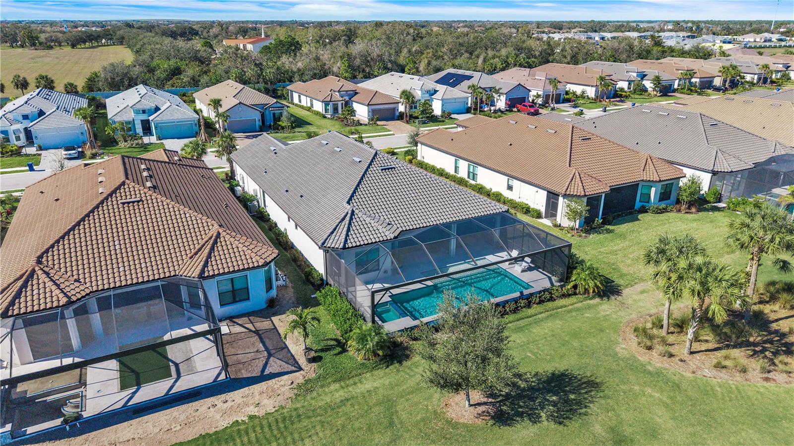 AZARIO ESPLANADE PH V - Residential