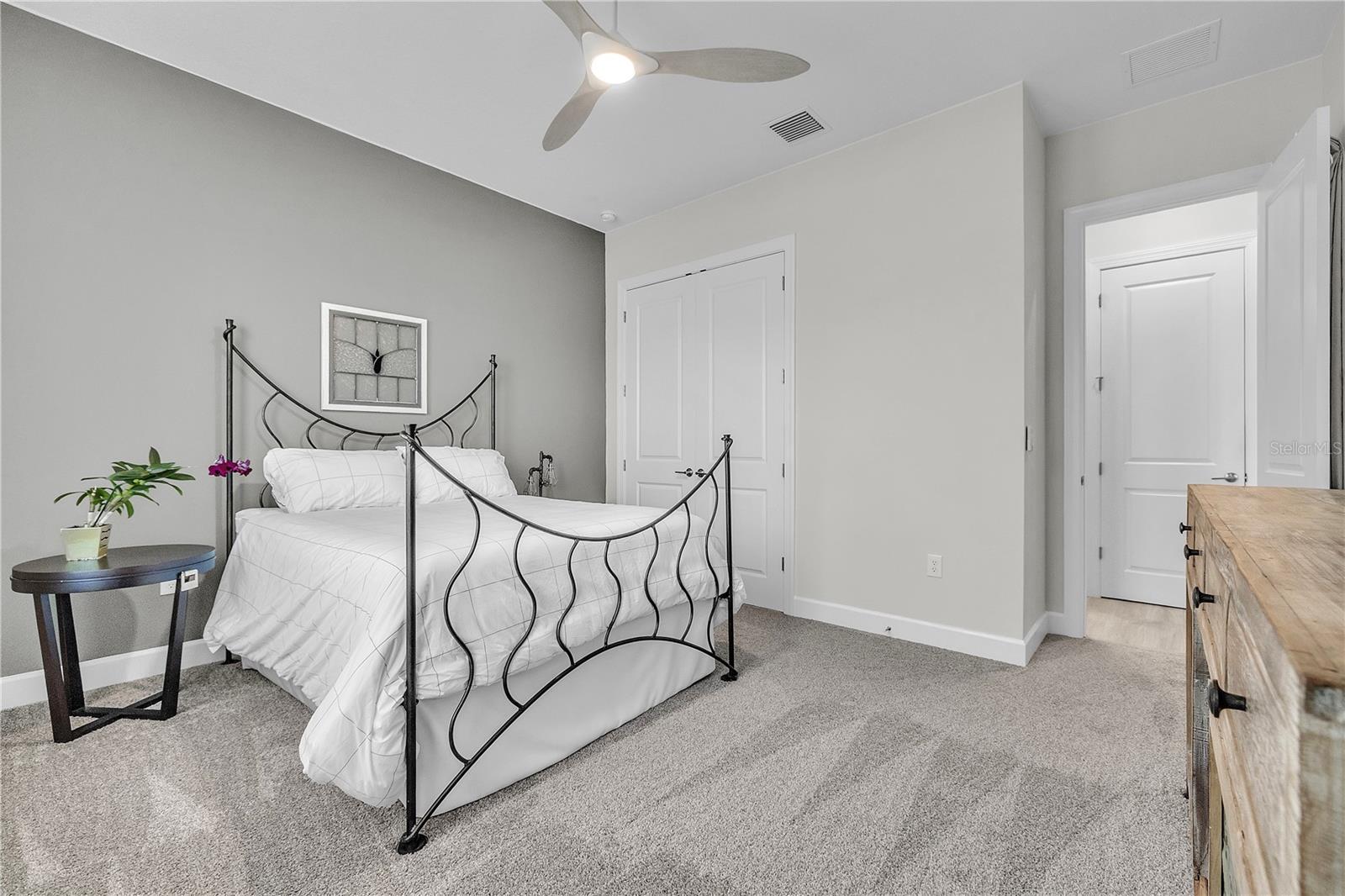 AZARIO ESPLANADE PH V - Residential