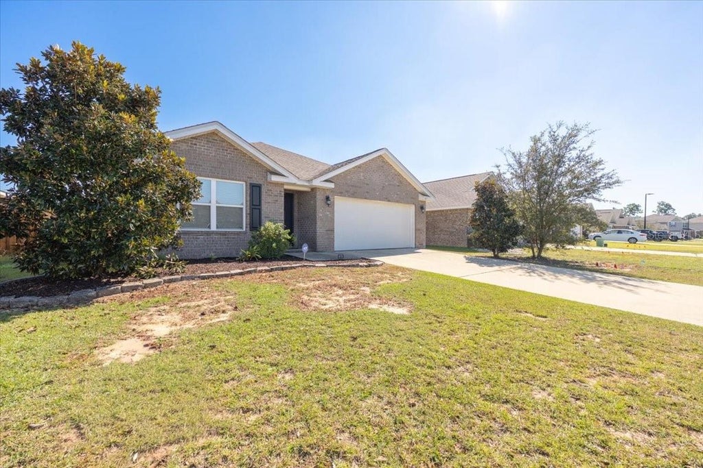 Photo of 507 Merganser Way, Crestview, FL 32539 (MLS # G5118215)