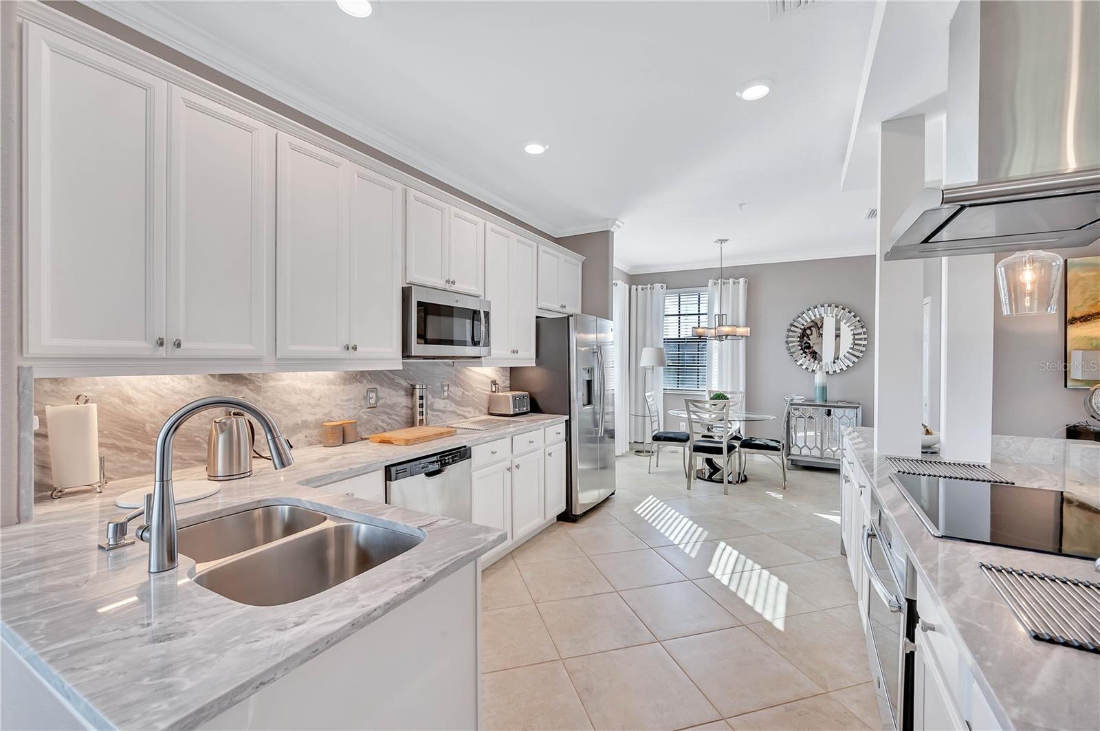 LAKEWOOD NATIONAL - Residential Lease