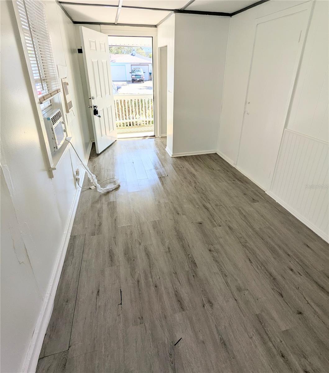 HUSTONS DAYTONA BEACH - Residential Income