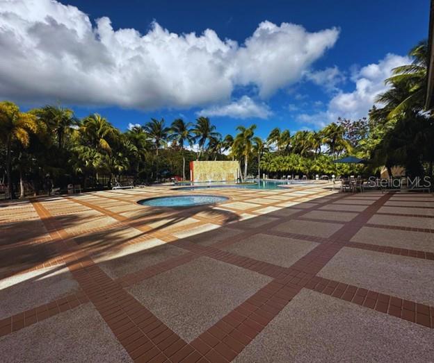 CONDOMINIO PUERTA DEL PARQUE, CAGUAS, PR - Residential