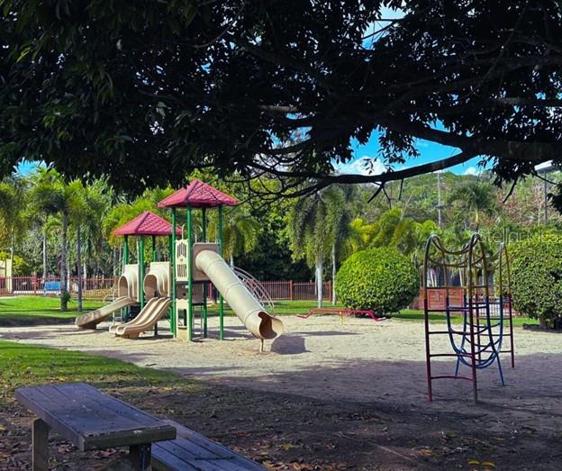 CONDOMINIO PUERTA DEL PARQUE, CAGUAS, PR - Residential