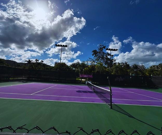 CONDOMINIO PUERTA DEL PARQUE, CAGUAS, PR - Residential