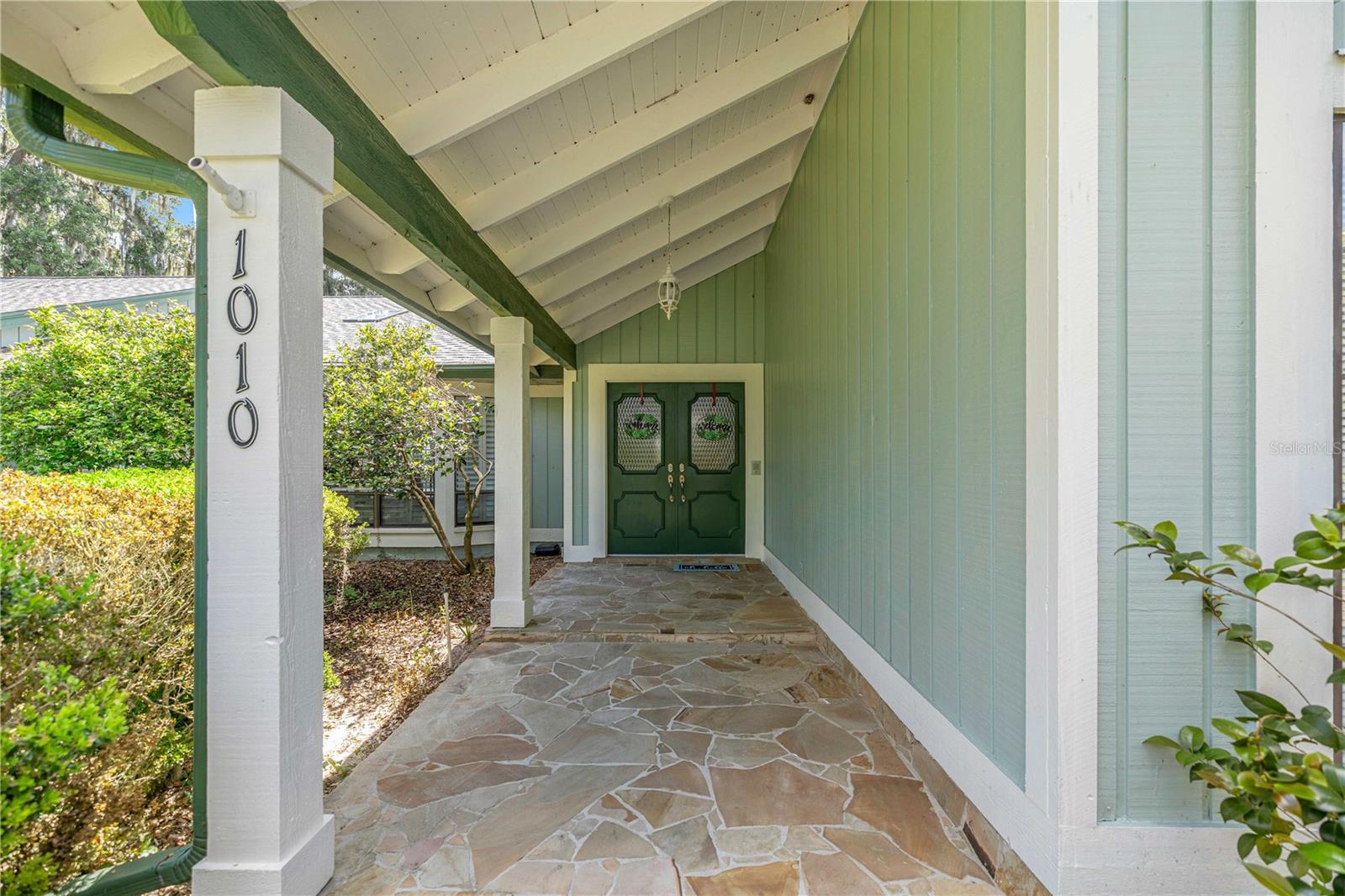 HICKORY MEADOWS - Residential