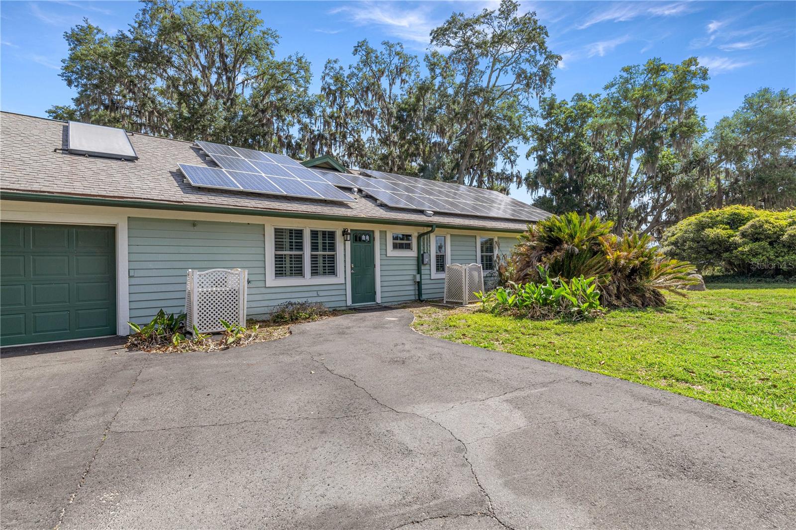 HICKORY MEADOWS - Residential