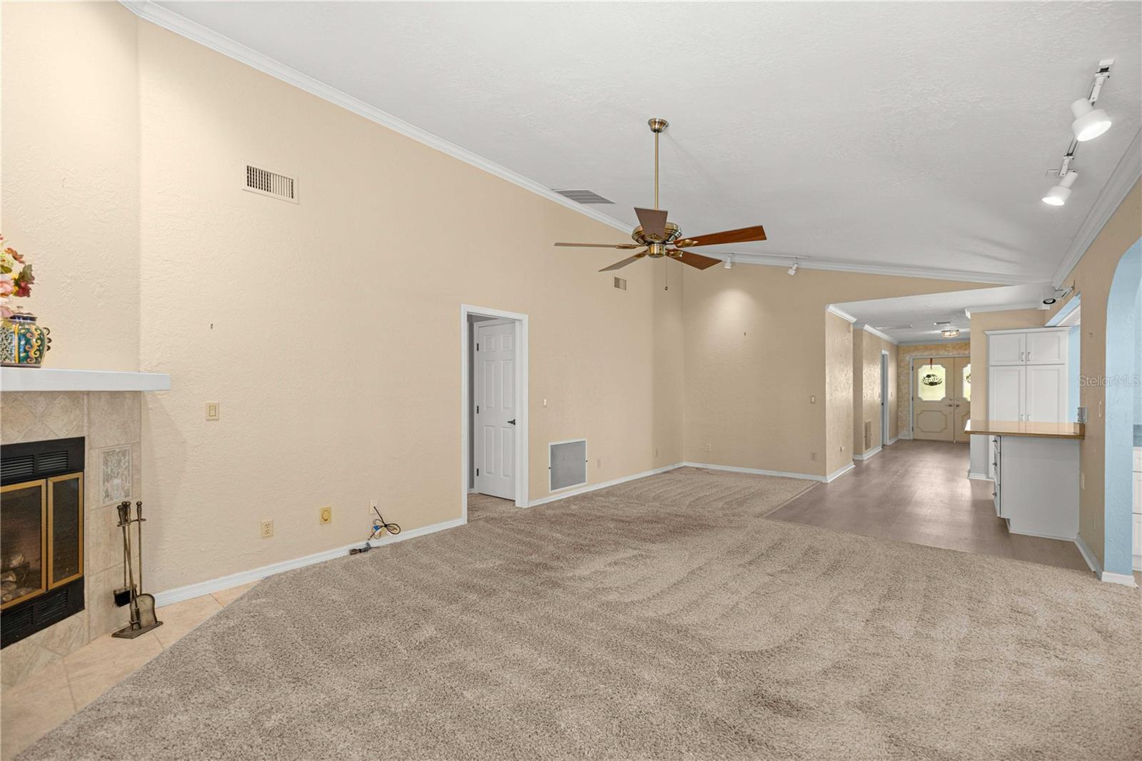 HICKORY MEADOWS - Residential