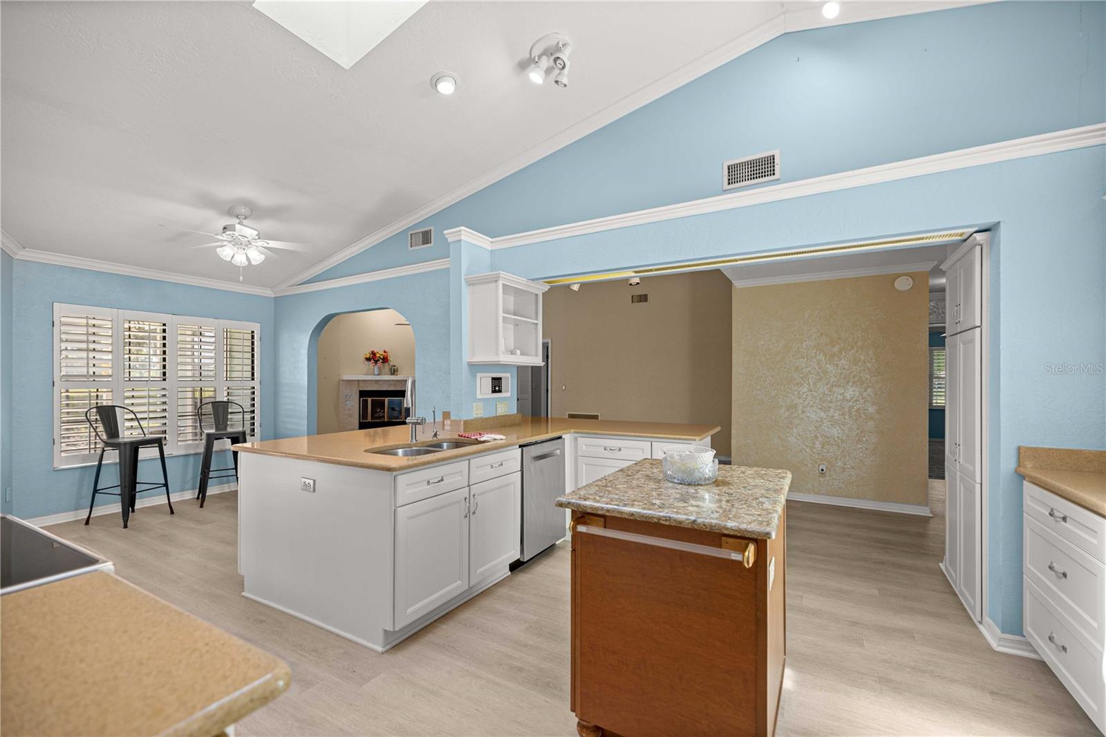 HICKORY MEADOWS - Residential