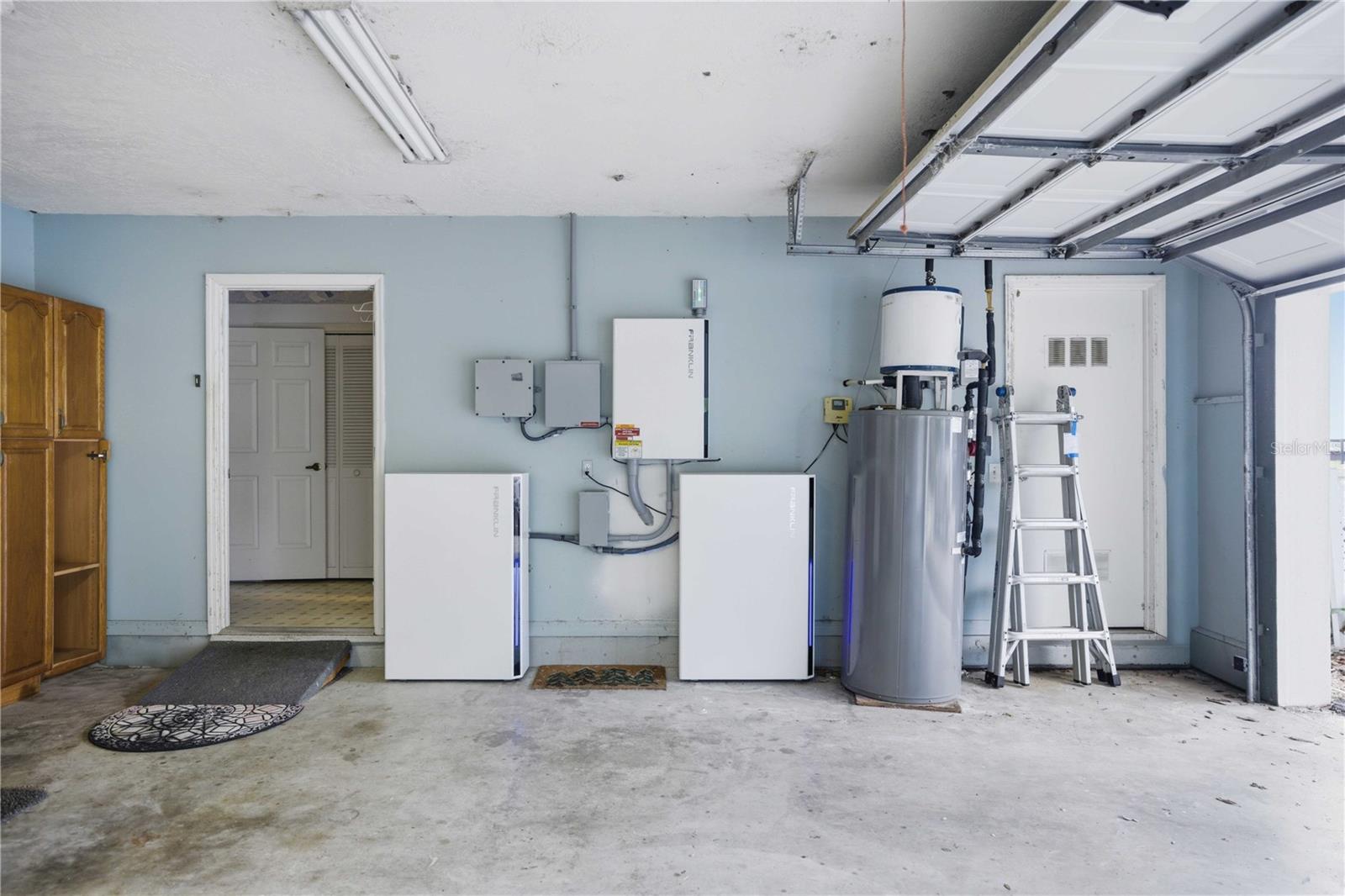 HICKORY MEADOWS - Residential