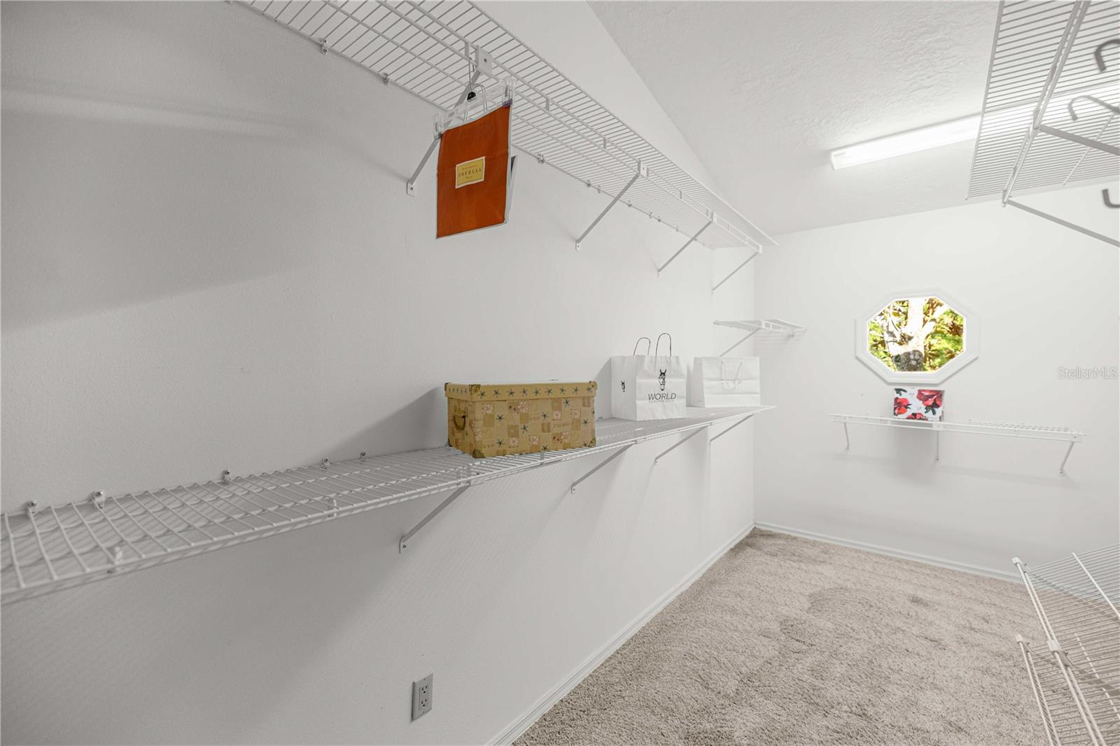 HICKORY MEADOWS - Residential