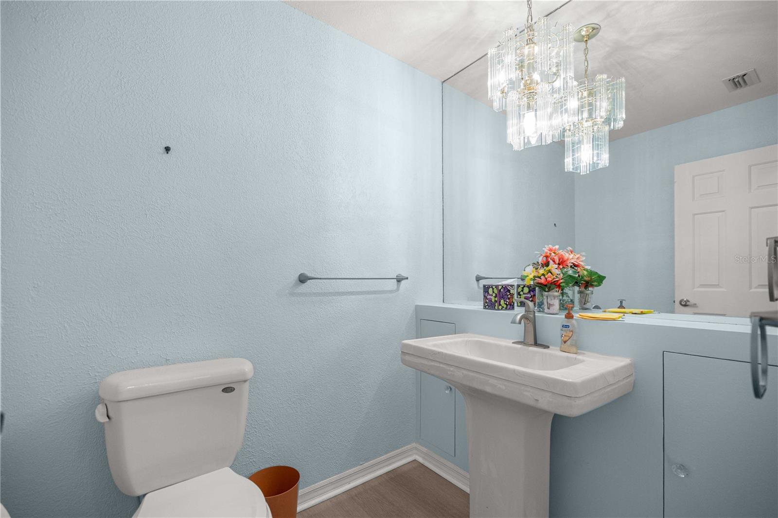 HICKORY MEADOWS - Residential