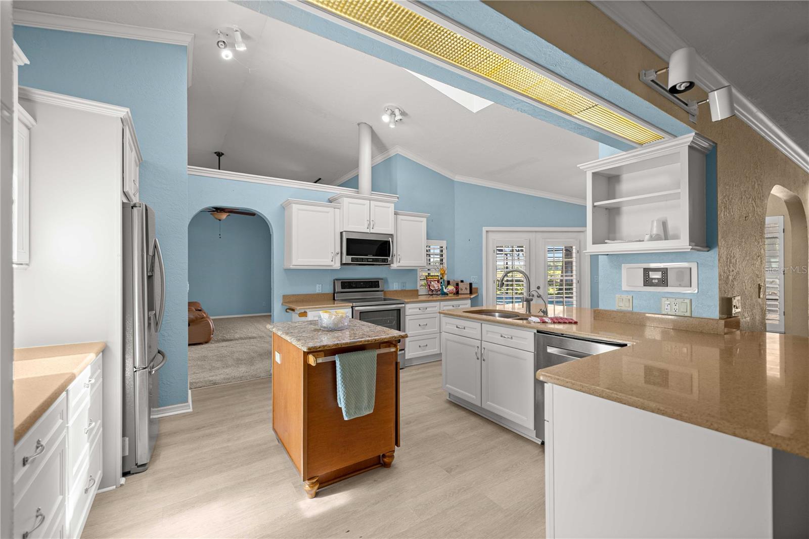 HICKORY MEADOWS - Residential