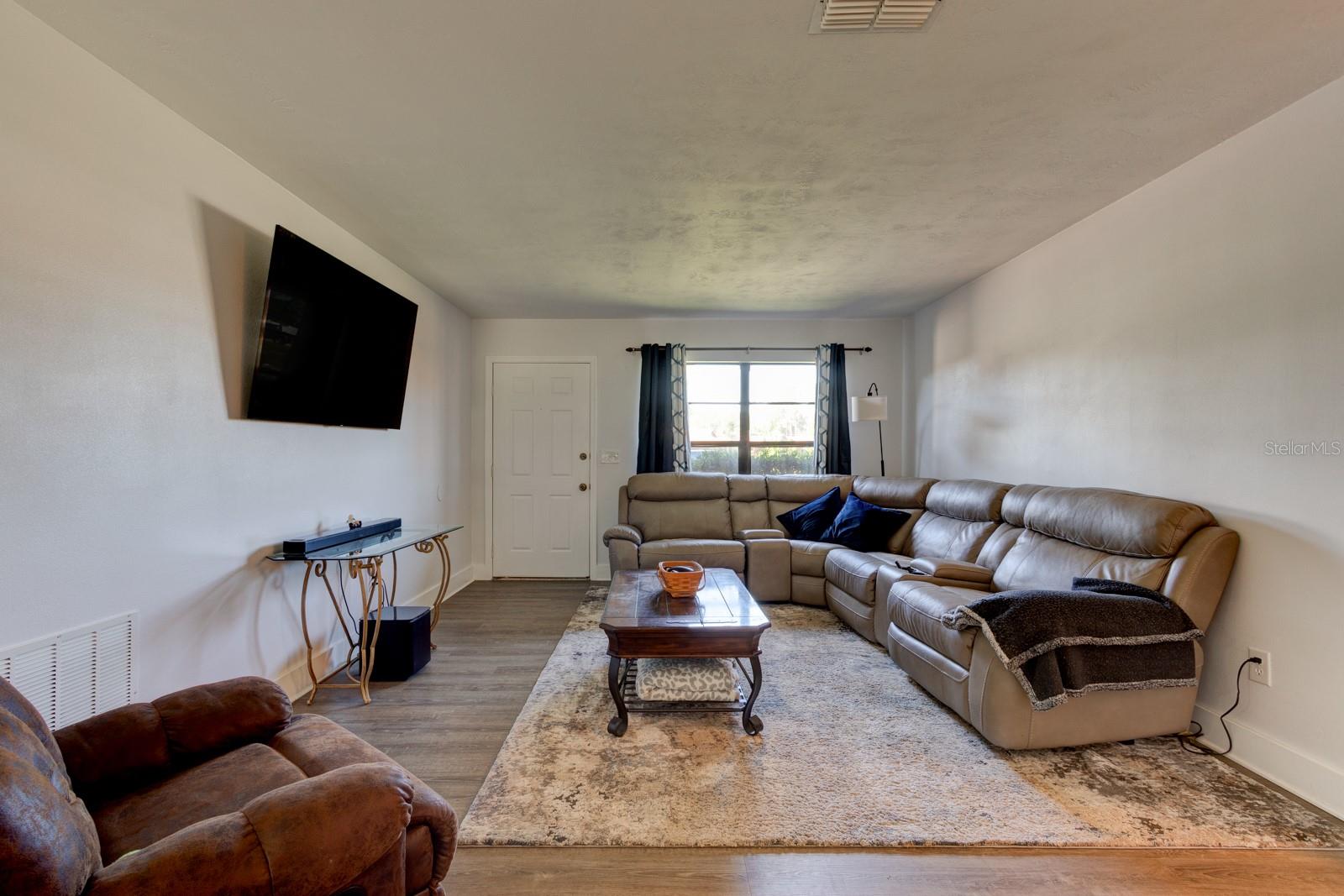 1812 ENTERPRISE AVENUE #B