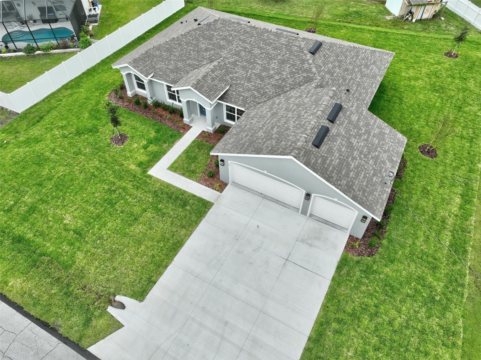 32 PRINCE ANTHONY LANE