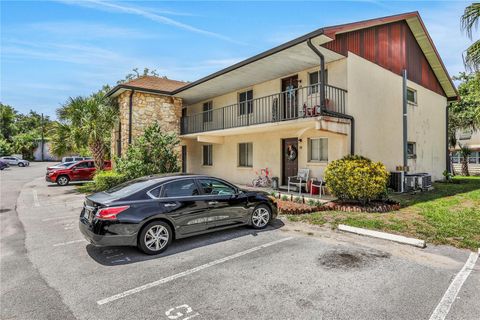 A home in WINTER HAVEN