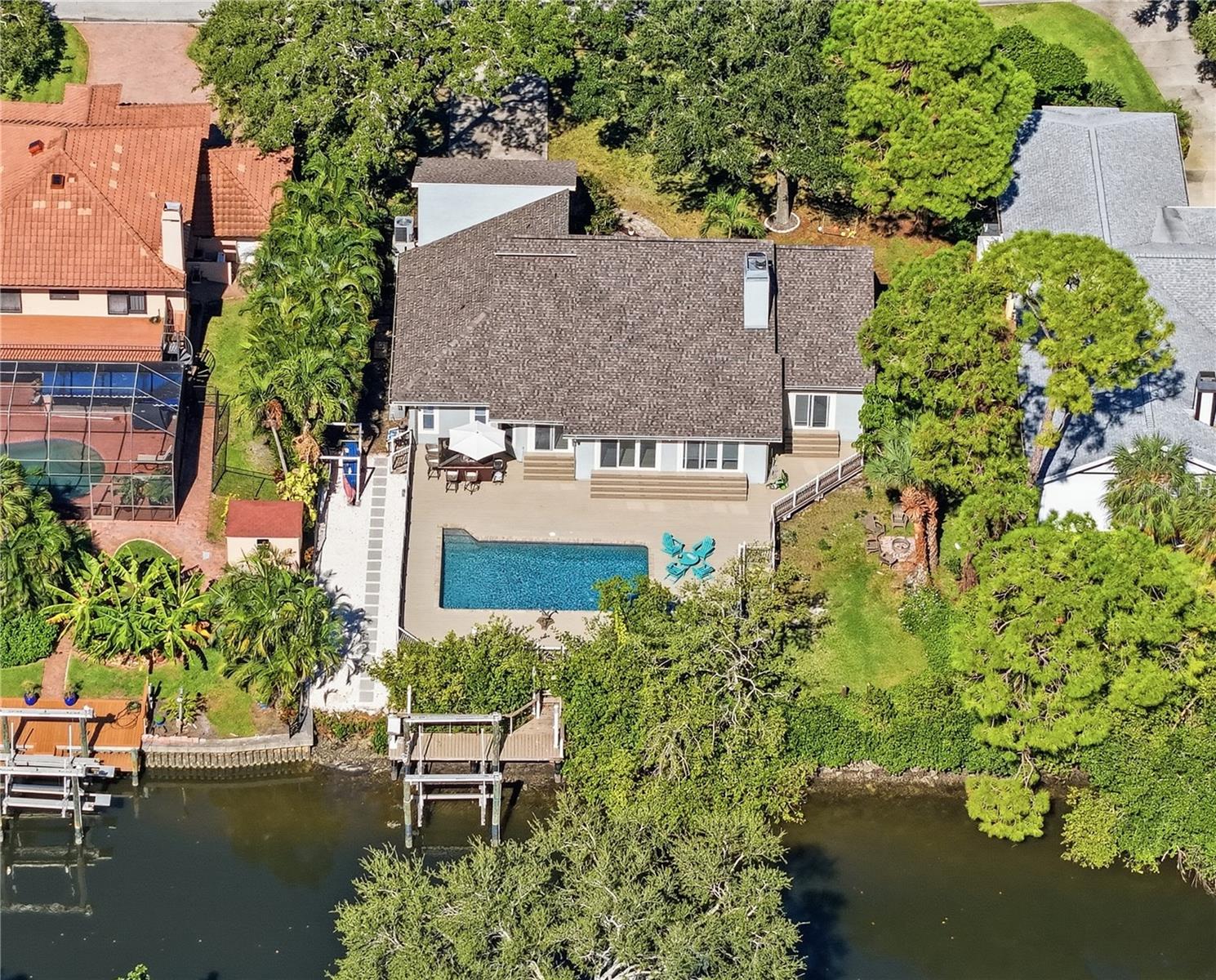 800 APALACHEE DRIVE NE