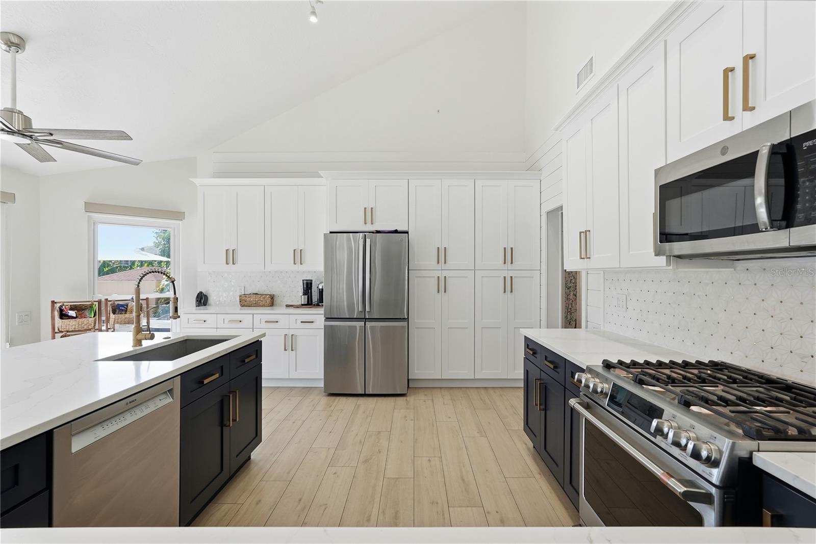 RIVIERA BAY 1ST ADD - Residential