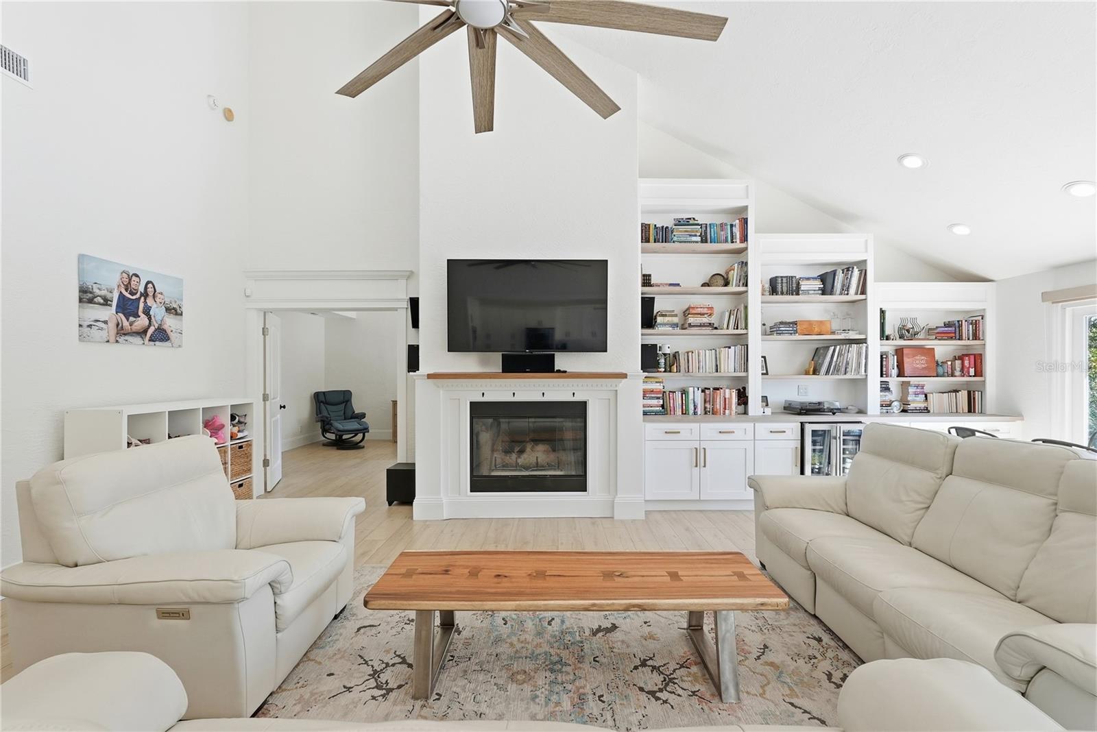 RIVIERA BAY 1ST ADD - Residential