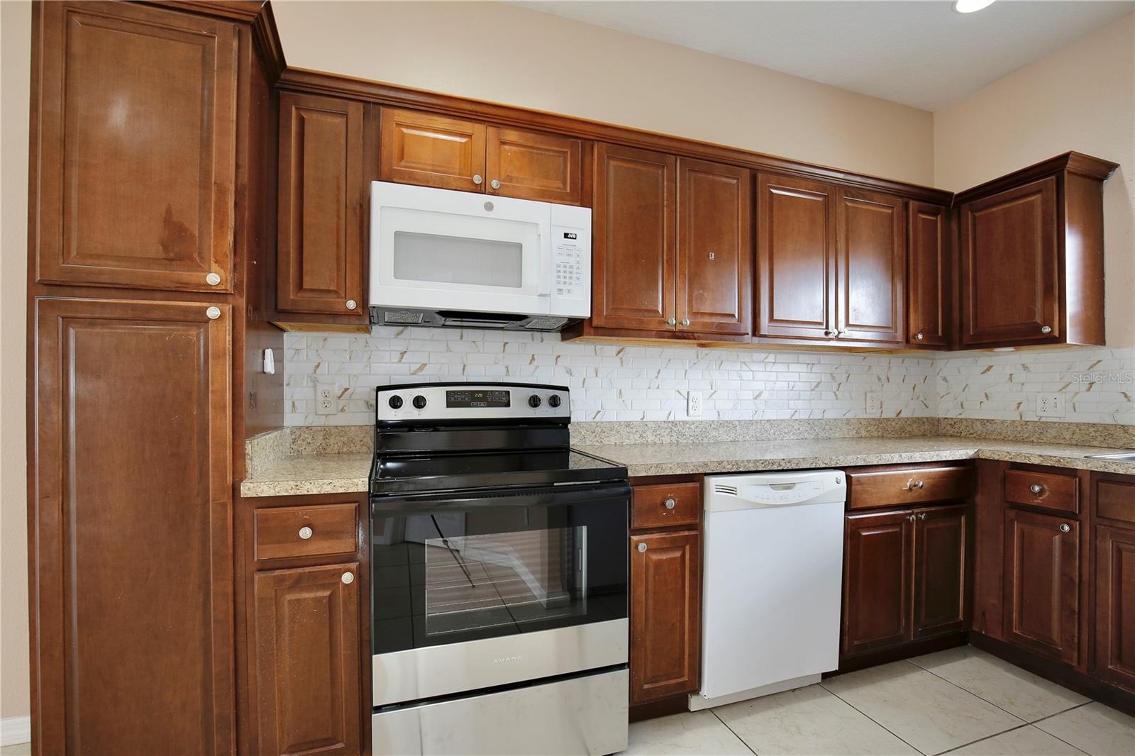 BVL UNIT 3 - Residential Lease