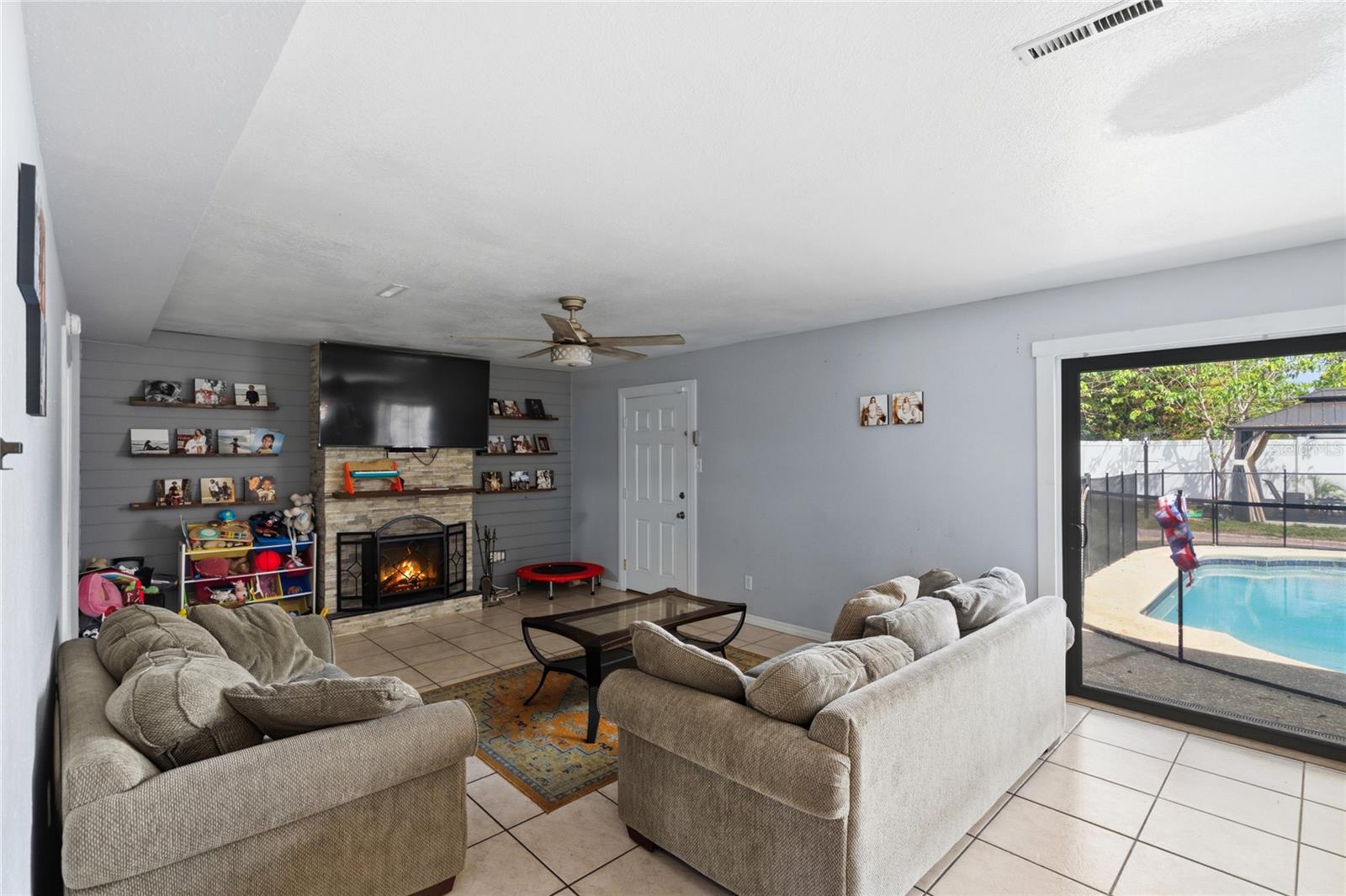 KINGSWOOD MANOR - Residential