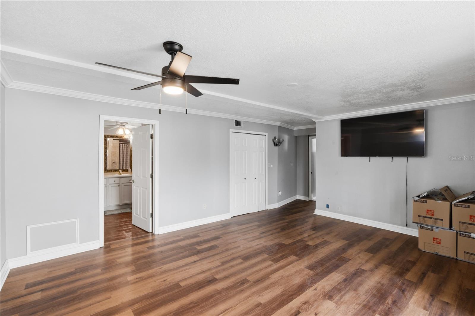 KINGSWOOD MANOR - Residential