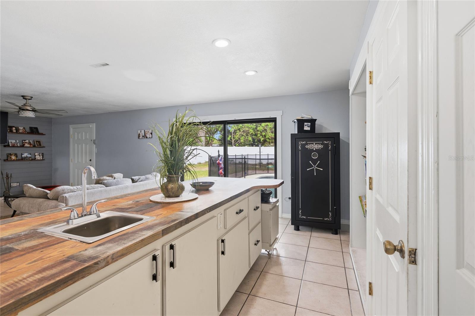 KINGSWOOD MANOR - Residential