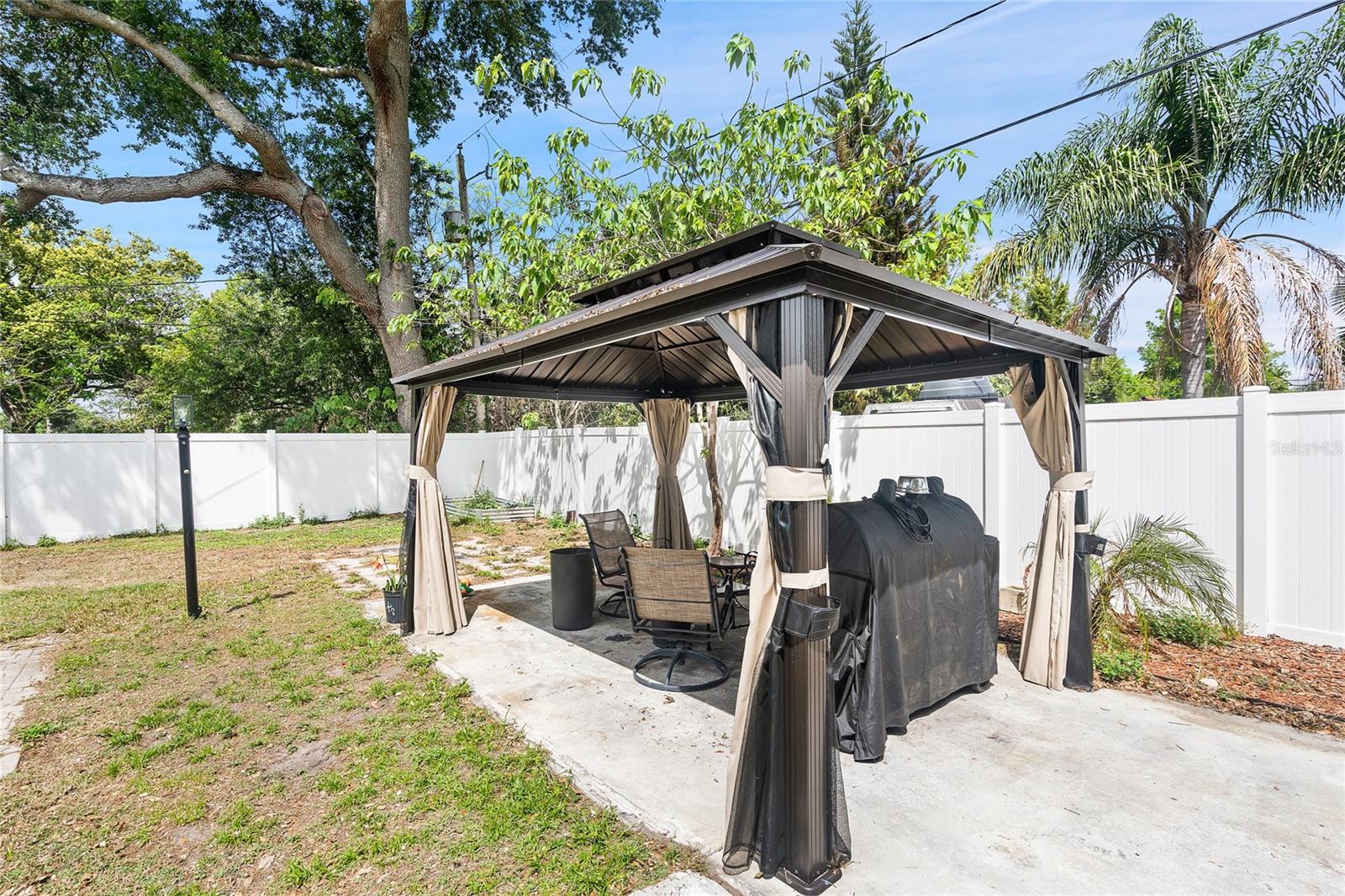 KINGSWOOD MANOR - Residential