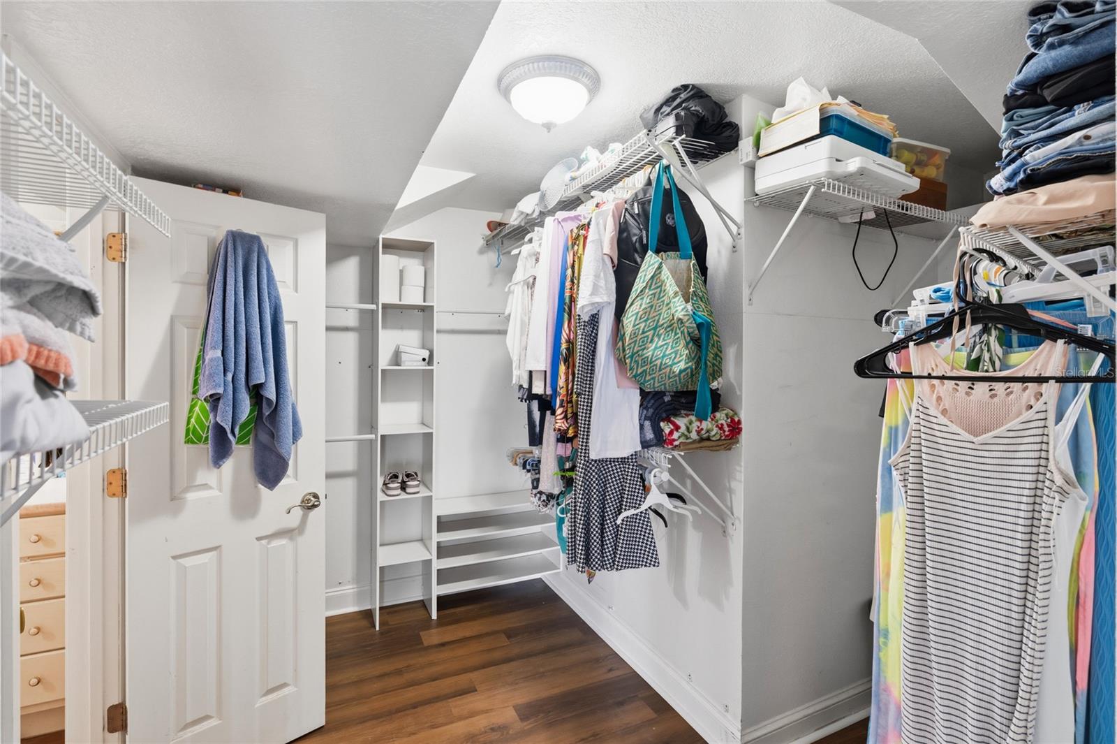 KINGSWOOD MANOR - Residential